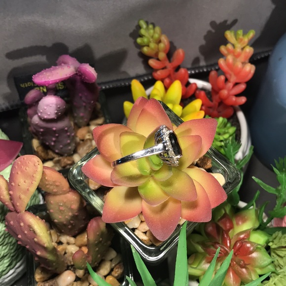 BLACK SPINEL & WHITE TOPAZ GENUINE, RING. SIZE:8 - Picture 4 of 6